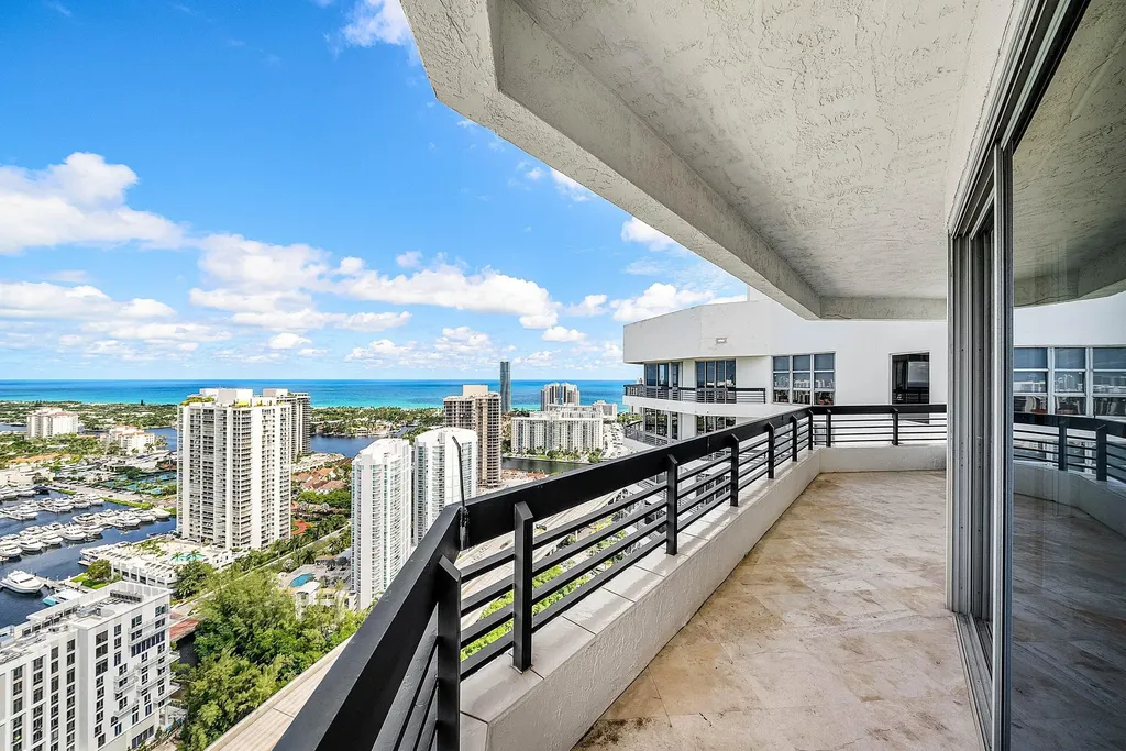 3500 Mystic Pointe Drive Aventura FL 33180