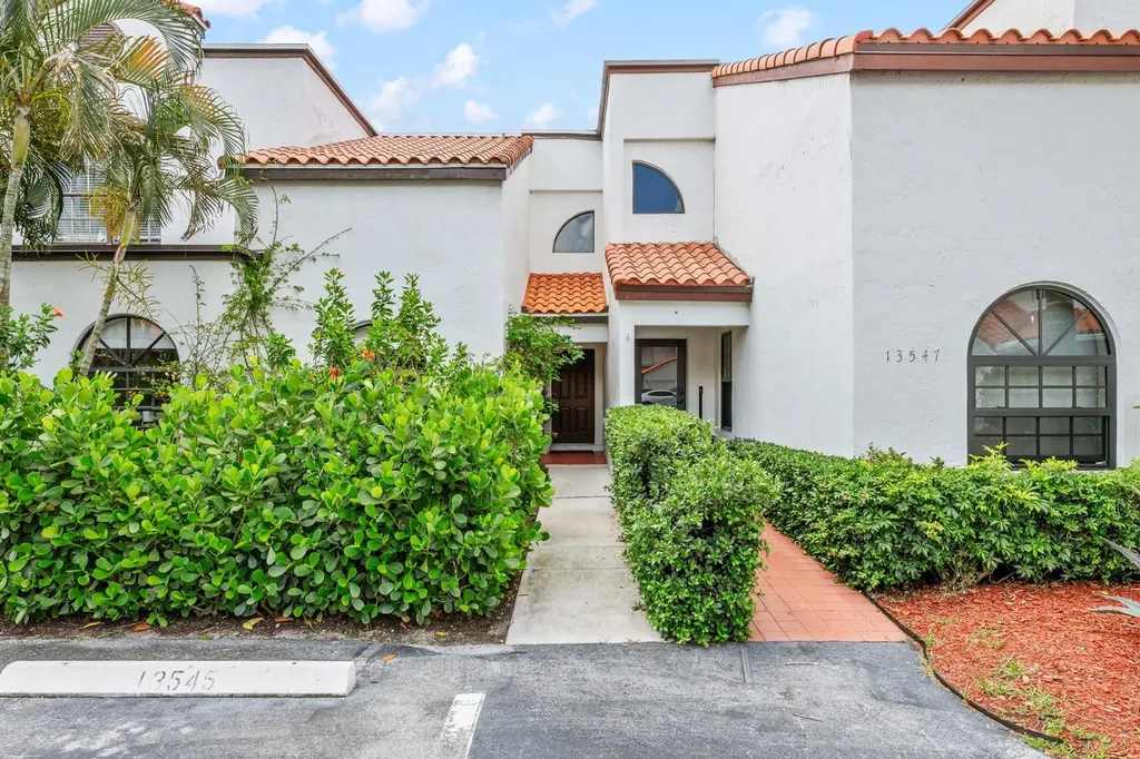 13549 Fountain View Boulevard Wellington FL 33414