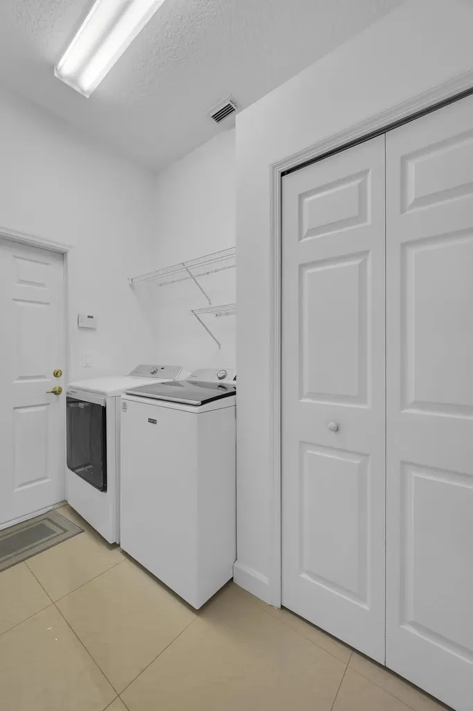 615 SW St Thomas Cove Port St Lucie FL 34986