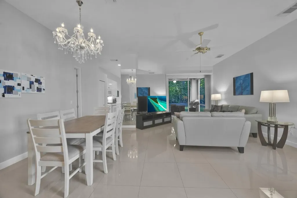 615 SW St Thomas Cove Port St Lucie FL 34986