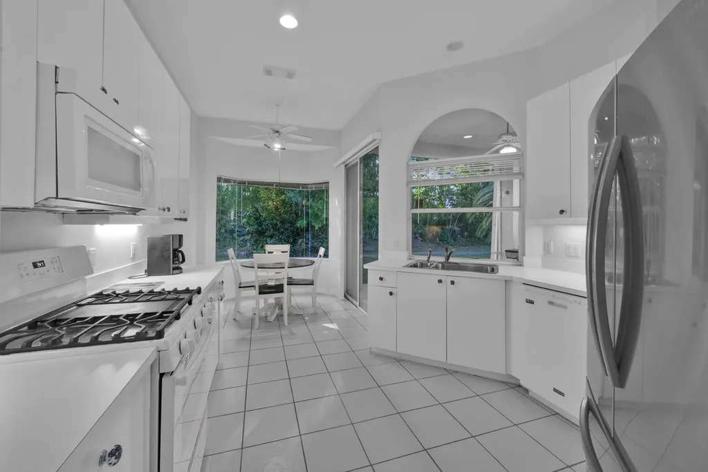 615 SW St Thomas Cove Port St Lucie FL 34986