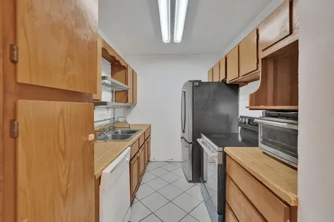 4111 SW 32nd Drive West Park FL 33023