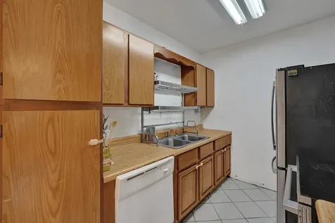 4111 SW 32nd Drive West Park FL 33023