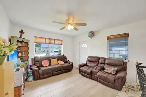 4111 SW 32nd Drive West Park FL 33023