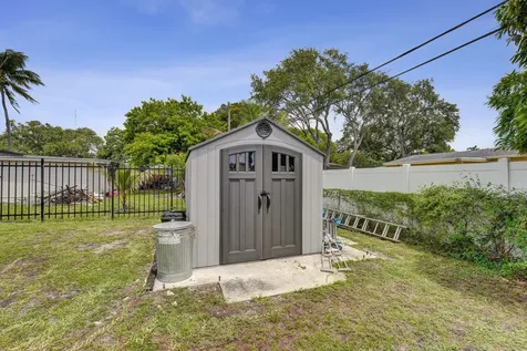 4111 SW 32nd Drive West Park FL 33023