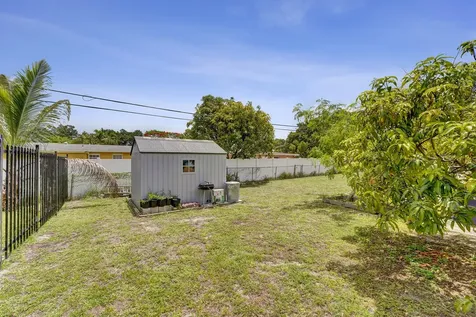 4111 SW 32nd Drive West Park FL 33023