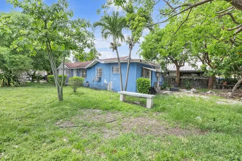 2476 NW 15th Street Miami FL 33125