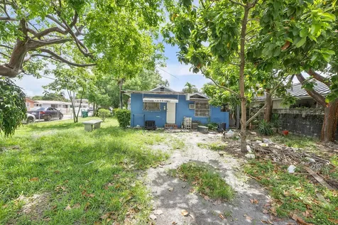 2476 NW 15th Street Miami FL 33125