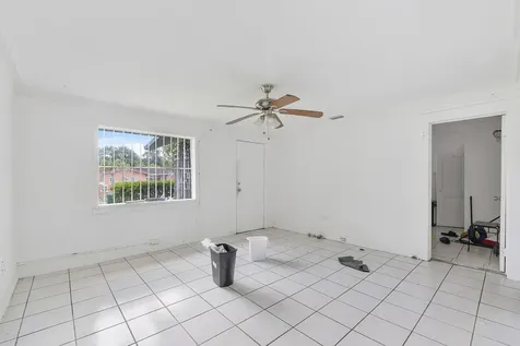 2476 NW 15th Street Miami FL 33125