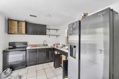 2476 NW 15th Street Miami FL 33125