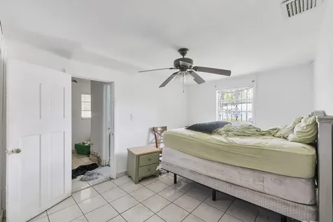 2476 NW 15th Street Miami FL 33125