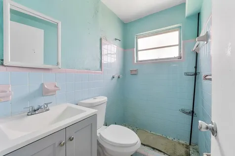 2476 NW 15th Street Miami FL 33125