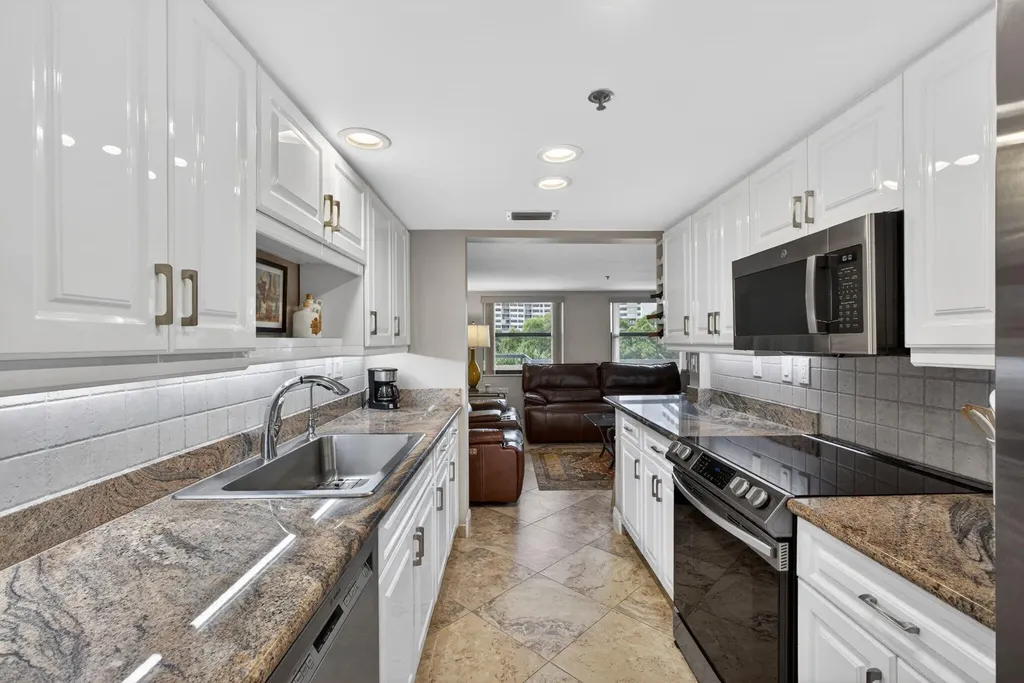 364 Golfview Road North Palm Beach FL 33408