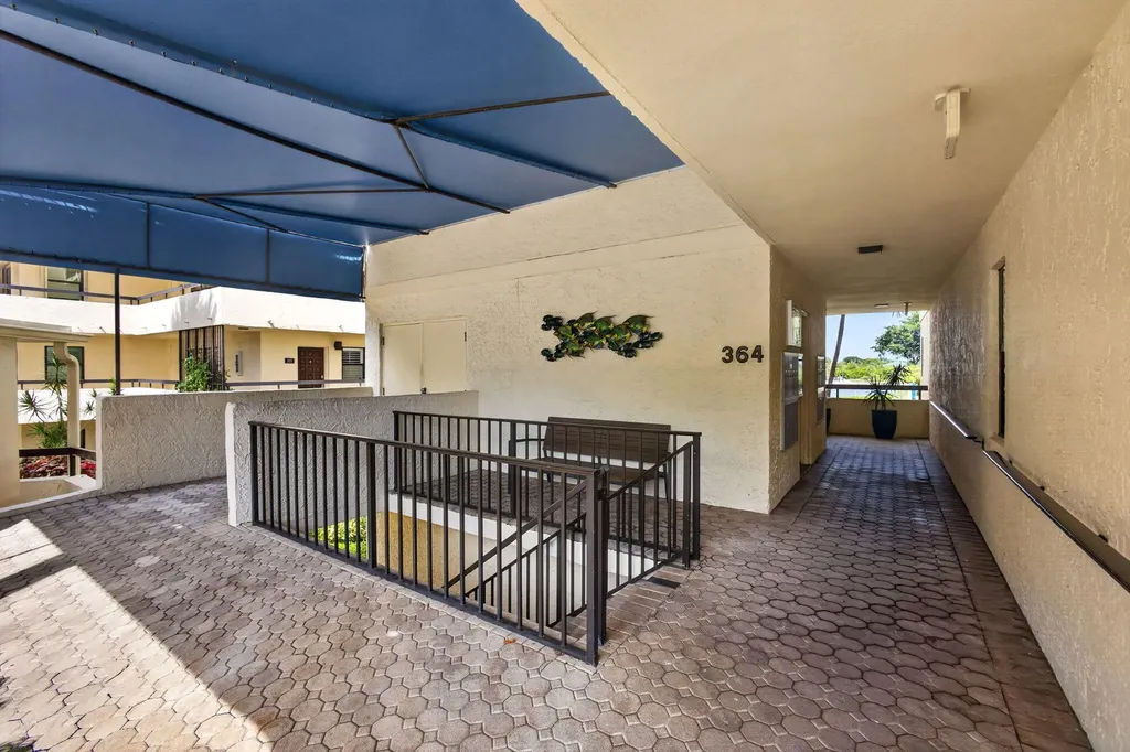 364 Golfview Road North Palm Beach FL 33408