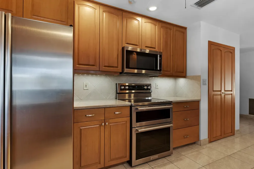 2141 NE 67th Street Fort Lauderdale FL 33308
