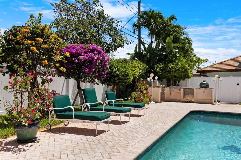 2141 NE 67th Street Fort Lauderdale FL 33308