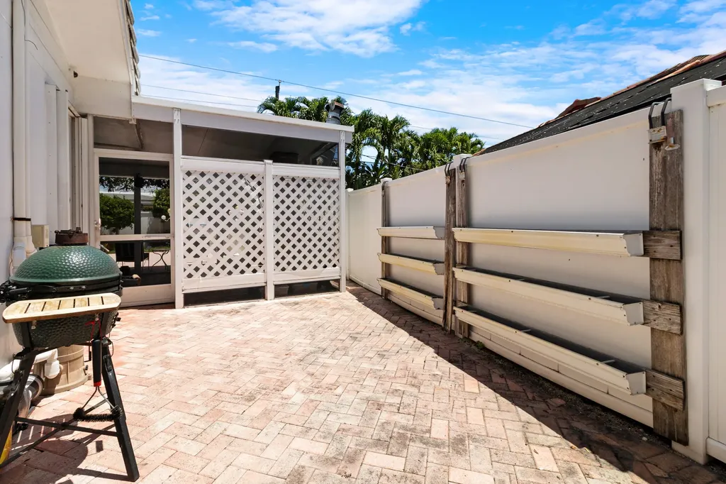 2141 NE 67th Street Fort Lauderdale FL 33308