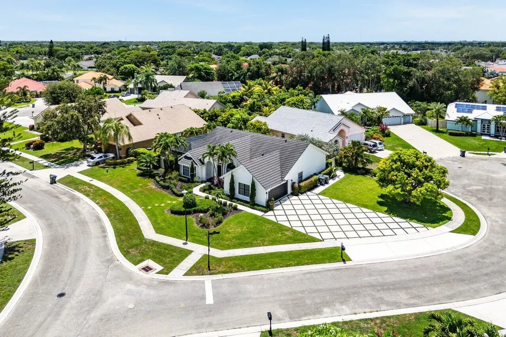 2470 Sandstone Court Wellington FL 33414