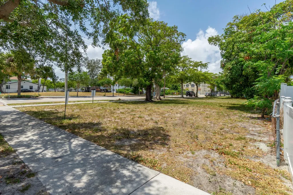 447 20th Street West Palm Beach FL 33407