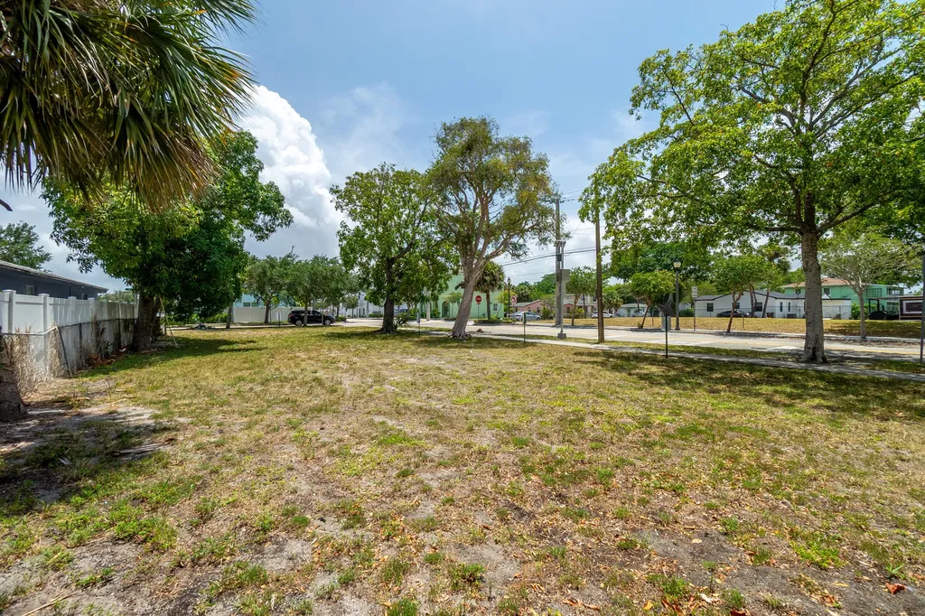 447 20th Street West Palm Beach FL 33407