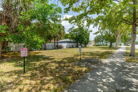 447 20th Street West Palm Beach FL 33407