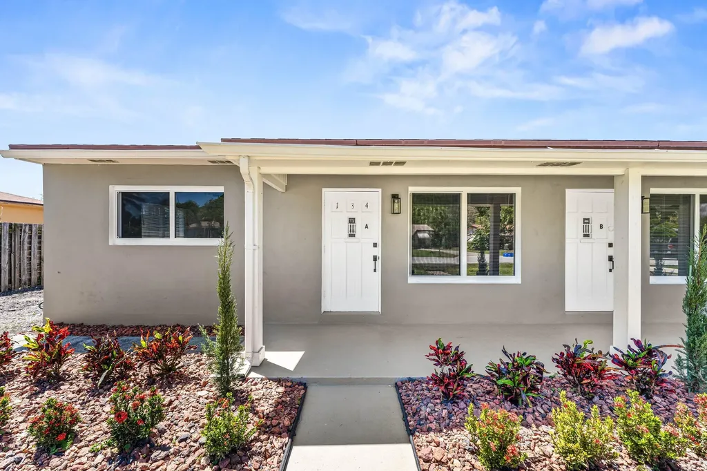 134 SW 14th Avenue Boynton Beach FL 33435
