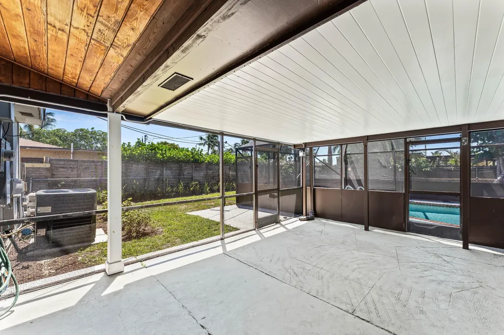 134 SW 14th Avenue Boynton Beach FL 33435