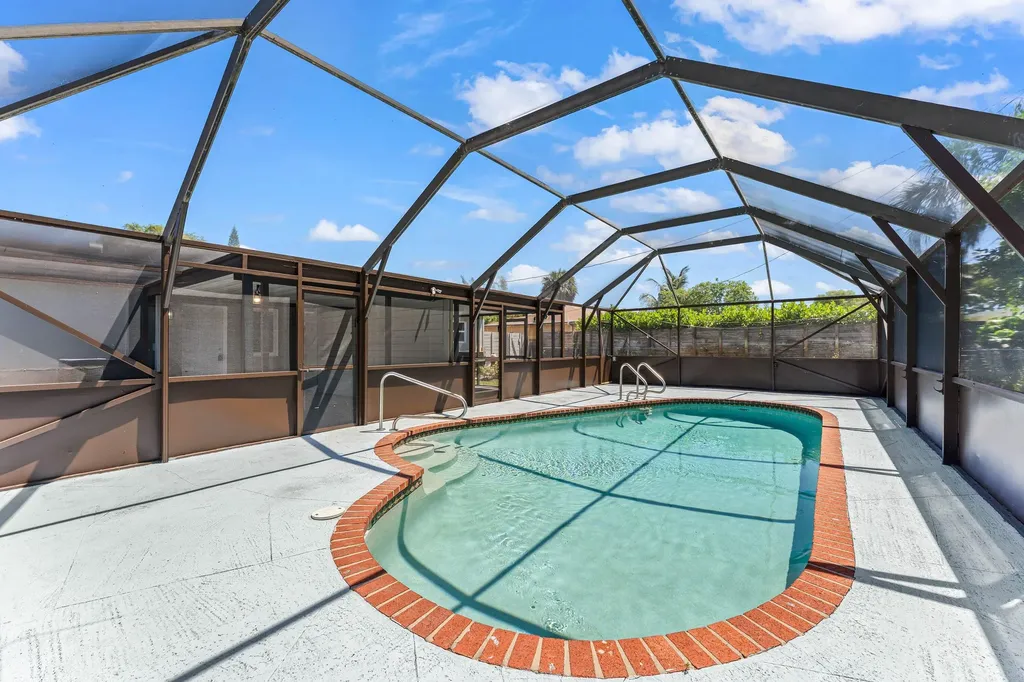 134 SW 14th Avenue Boynton Beach FL 33435