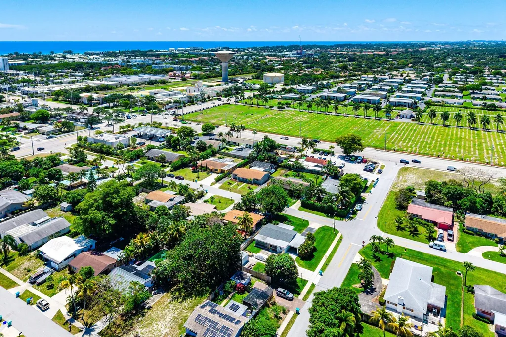 134 SW 14th Avenue Boynton Beach FL 33435