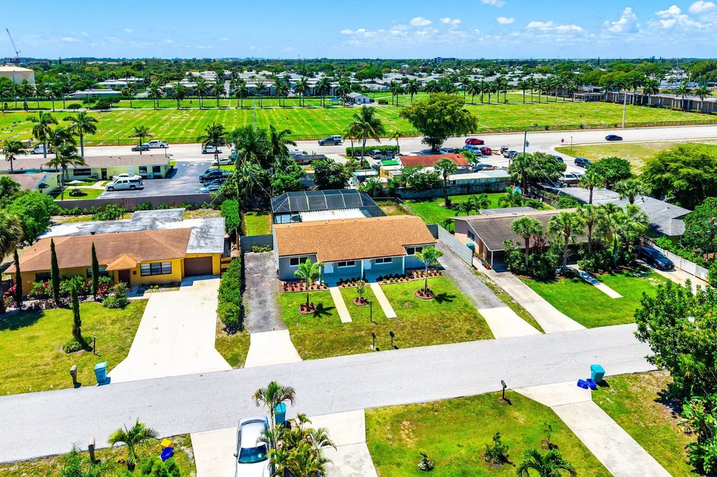 134 SW 14th Avenue Boynton Beach FL 33435
