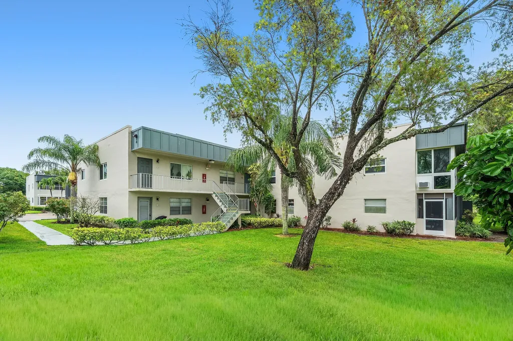 334 Burgundy G Delray Beach FL 33484