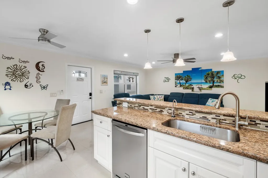 334 Burgundy G Delray Beach FL 33484