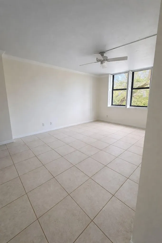 3800 N Hills Drive Hollywood FL 33021
