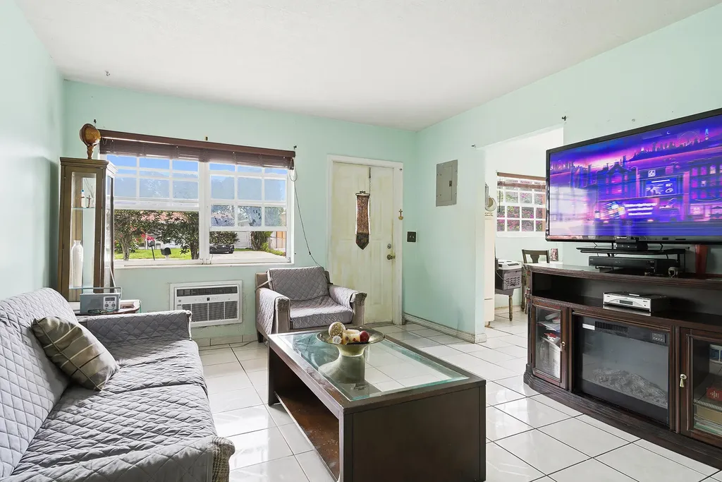 550 NE 37th Street Pompano Beach FL 33064