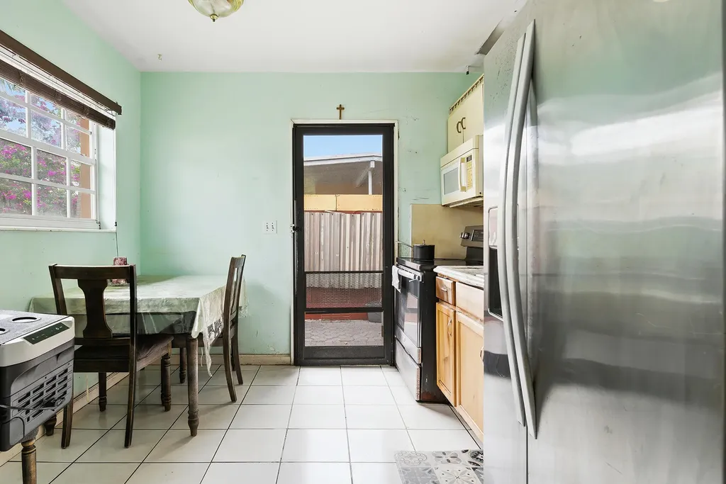 550 NE 37th Street Pompano Beach FL 33064