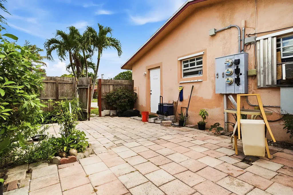 550 NE 37th Street Pompano Beach FL 33064