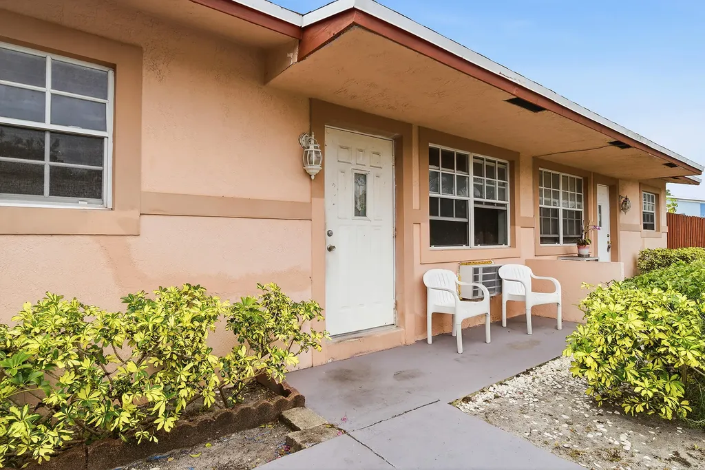 550 NE 37th Street Pompano Beach FL 33064