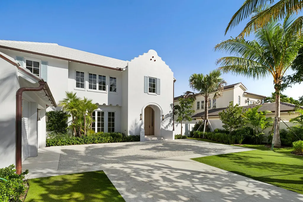2219 E Ibis Isle Road Road E Palm Beach FL 33480