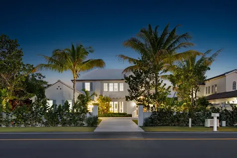 2219 E Ibis Isle Road Road E Palm Beach FL 33480