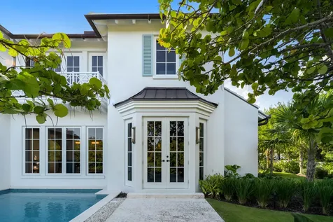 2219 E Ibis Isle Road Road E Palm Beach FL 33480