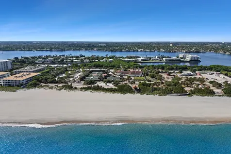 2219 E Ibis Isle Road Road E Palm Beach FL 33480