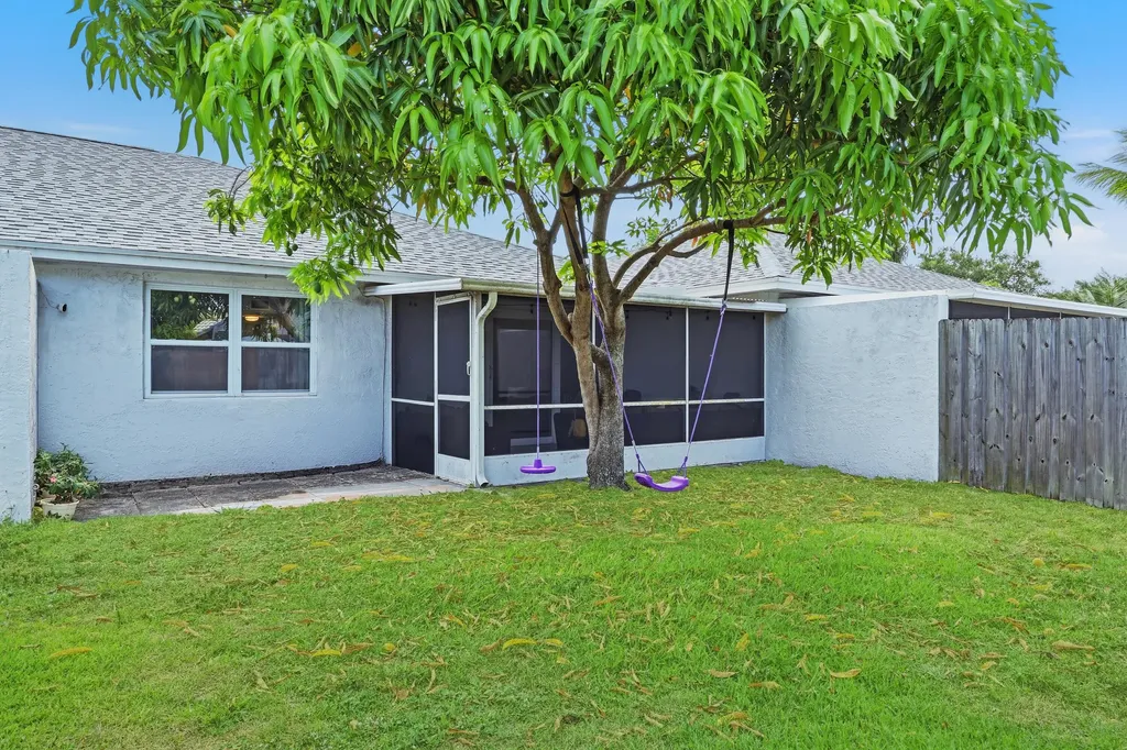 2520 SW 14th Court Boynton Beach FL 33426
