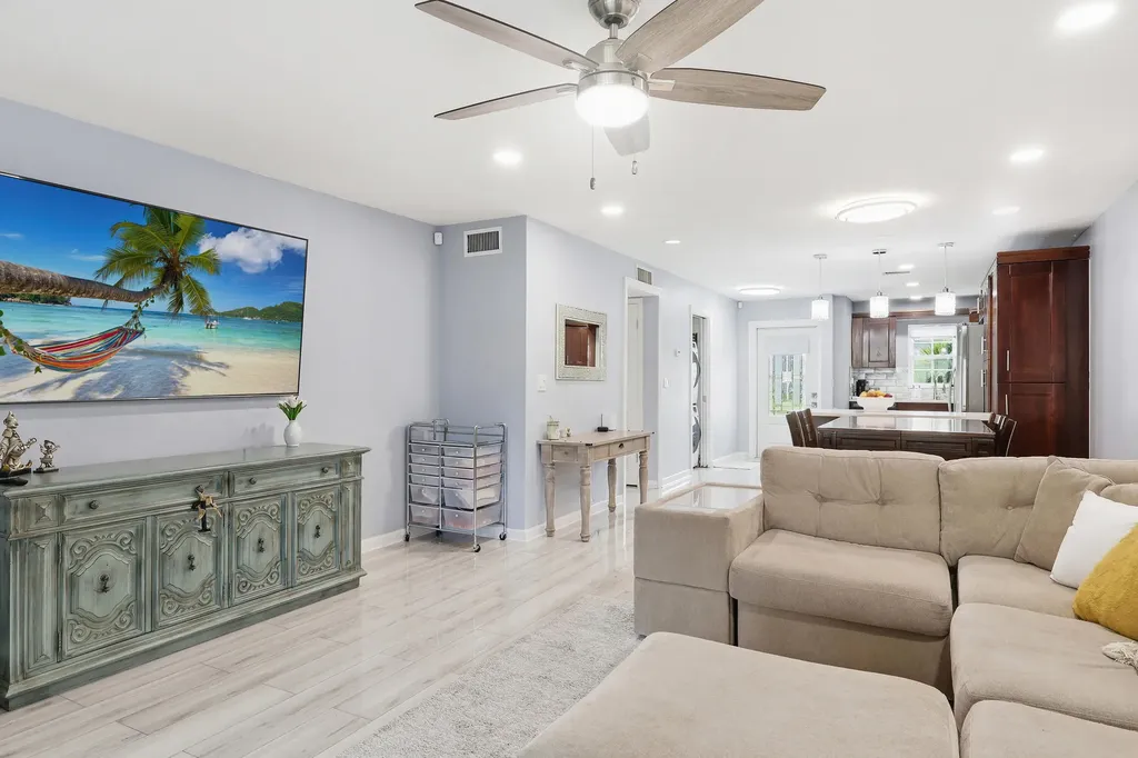 2520 SW 14th Court Boynton Beach FL 33426
