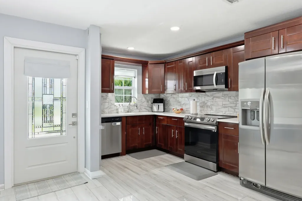 2520 SW 14th Court Boynton Beach FL 33426