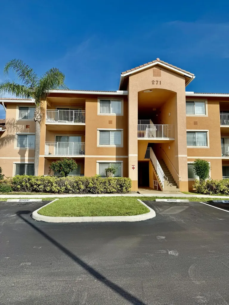 271 SW Palm Drive Port St Lucie FL 34986