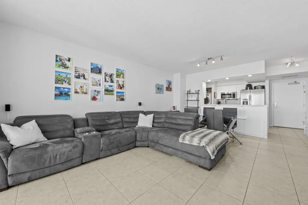 347 N New River Drive E Fort Lauderdale FL 33301