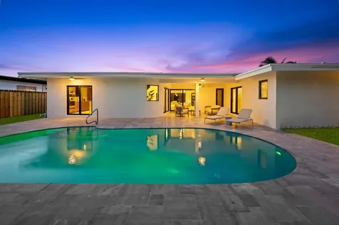 2370 NE 195th Street Miami FL 33180