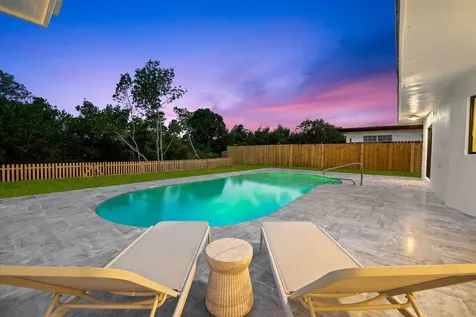 2370 NE 195th Street Miami FL 33180