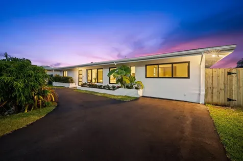 2370 NE 195th Street Miami FL 33180
