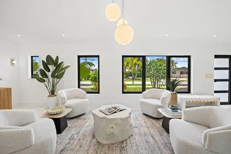 2370 NE 195th Street Miami FL 33180